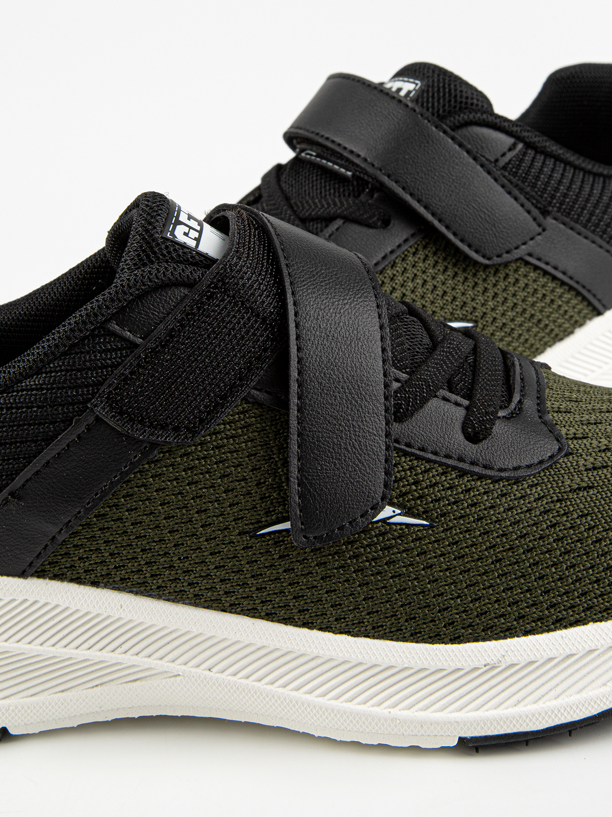 Кроссовки артикул:731152-20-9