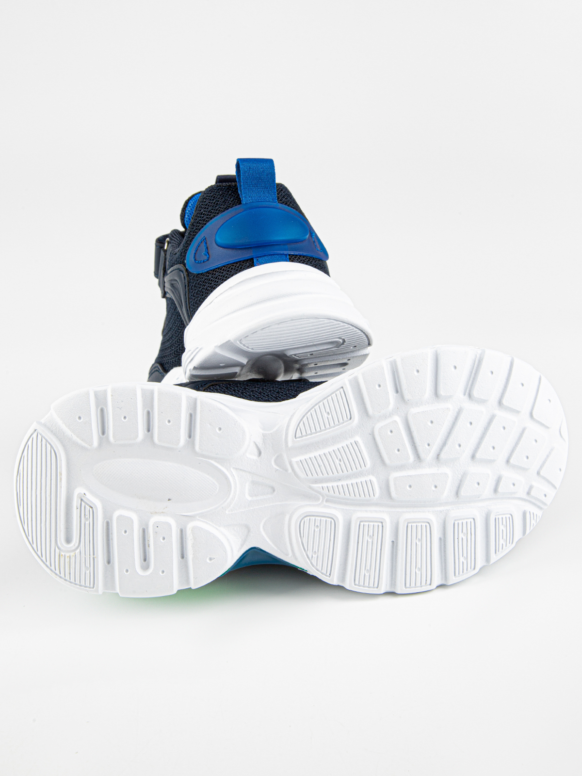 Кроссовки артикул:731148-10-5