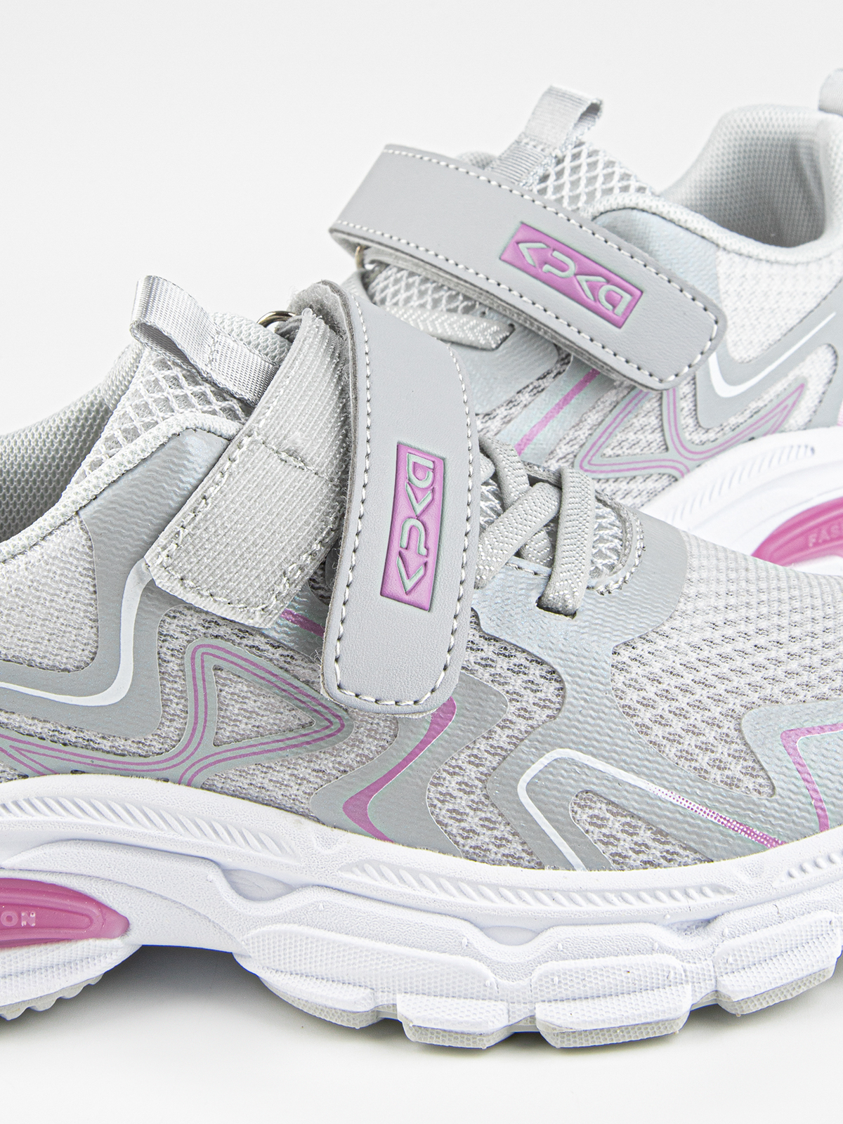 Кроссовки артикул:731143-20-9