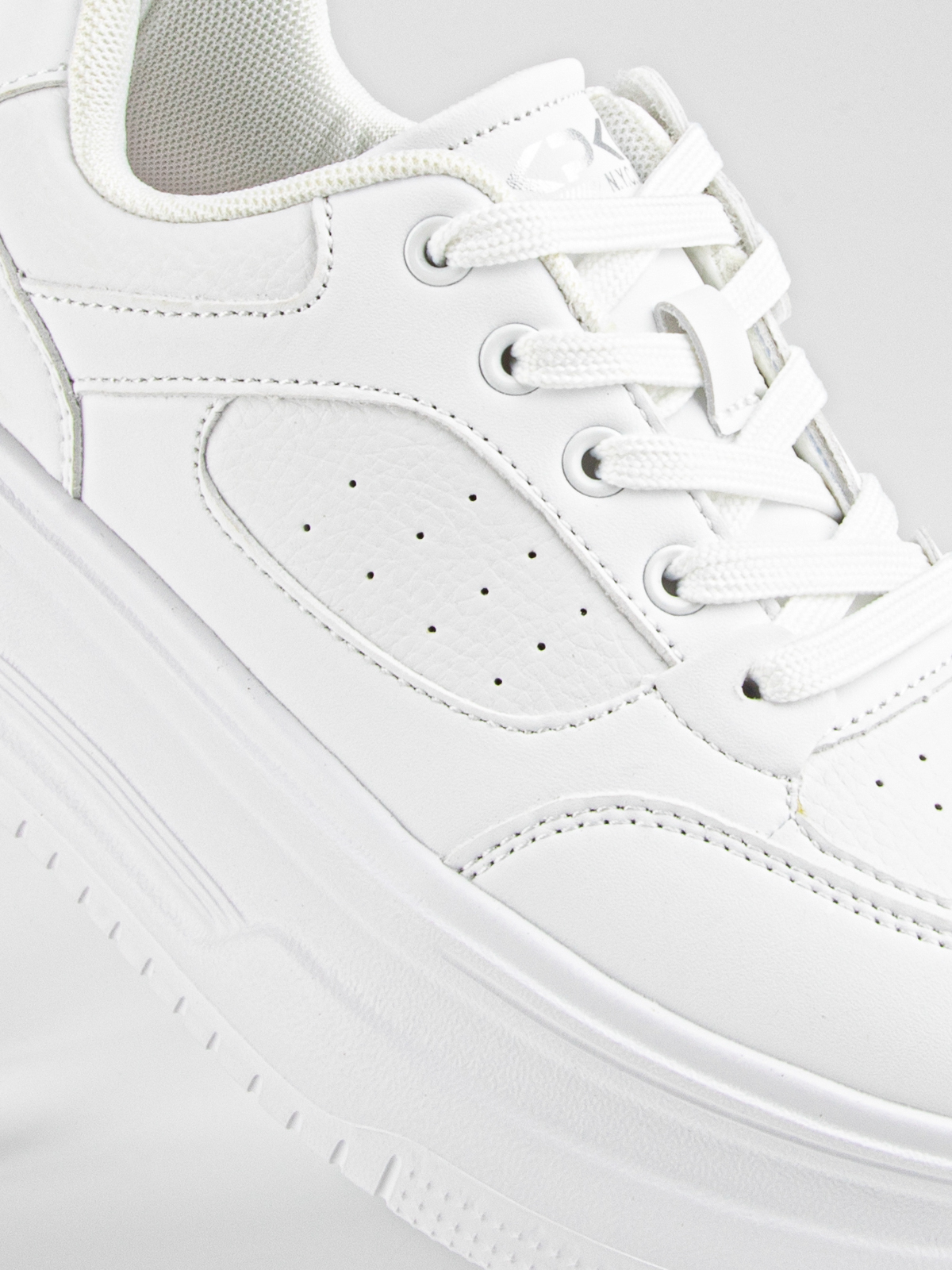 Кроссовки артикул:74858-10-3