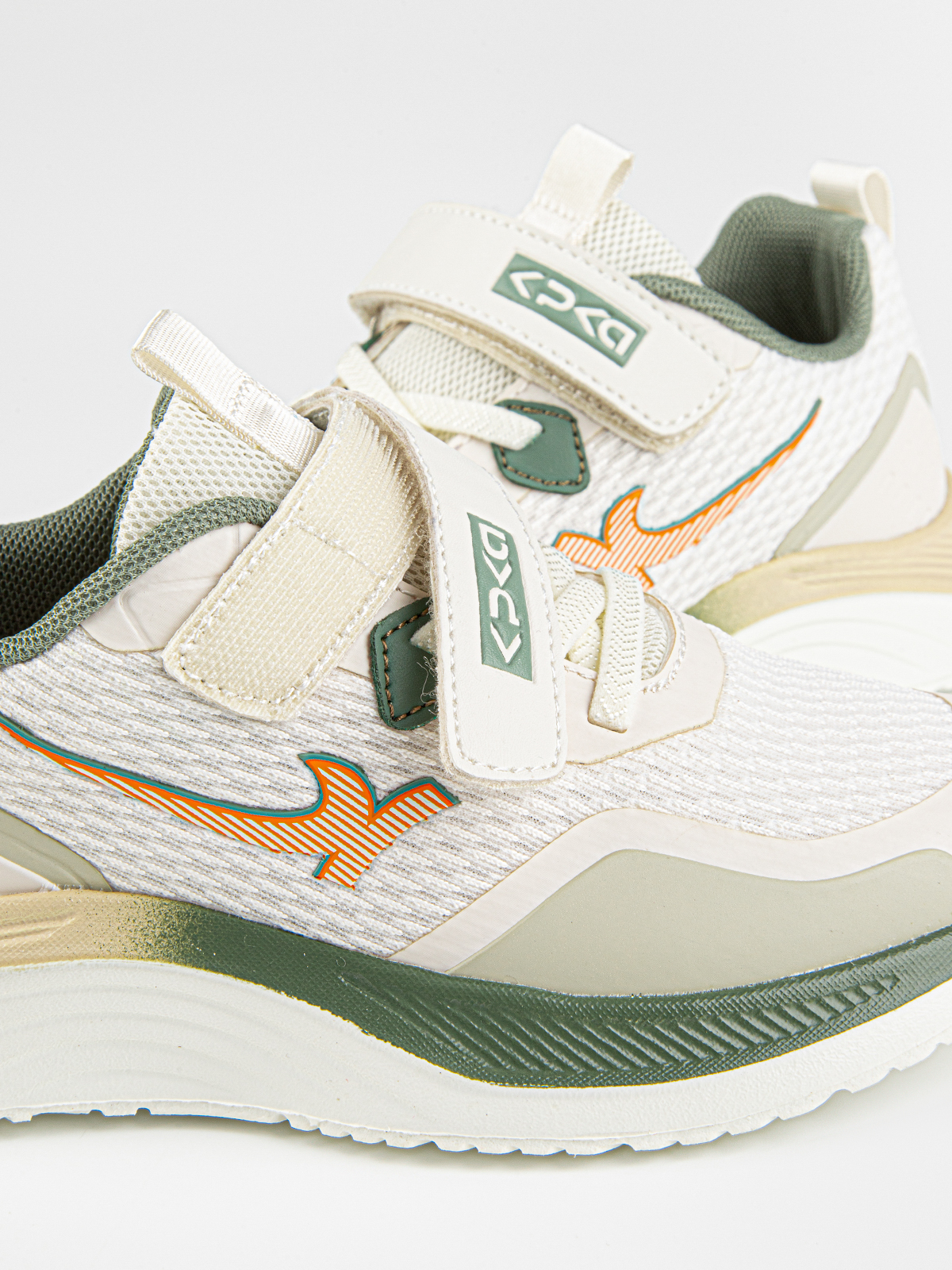 Кроссовки артикул:731142-20-9