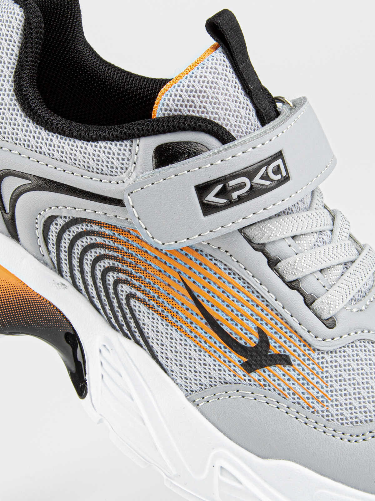 Кроссовки артикул:731148-20-3