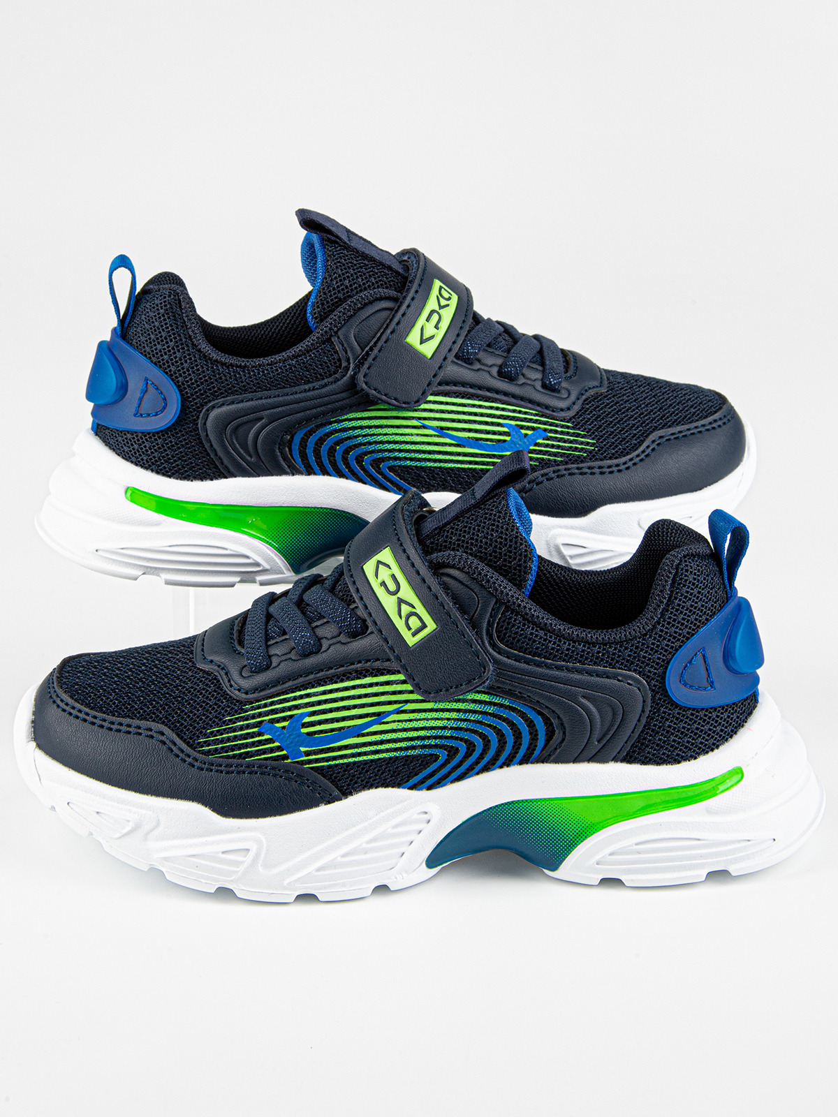 Кроссовки артикул:731148-10-4