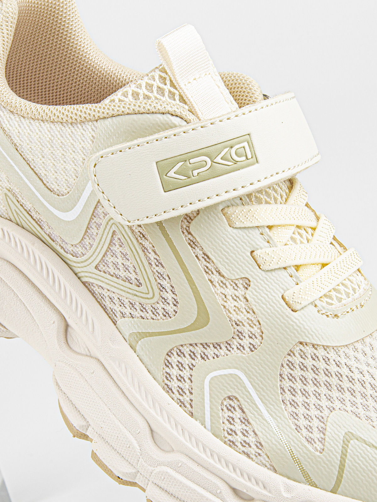 Кроссовки артикул:731143-10-3