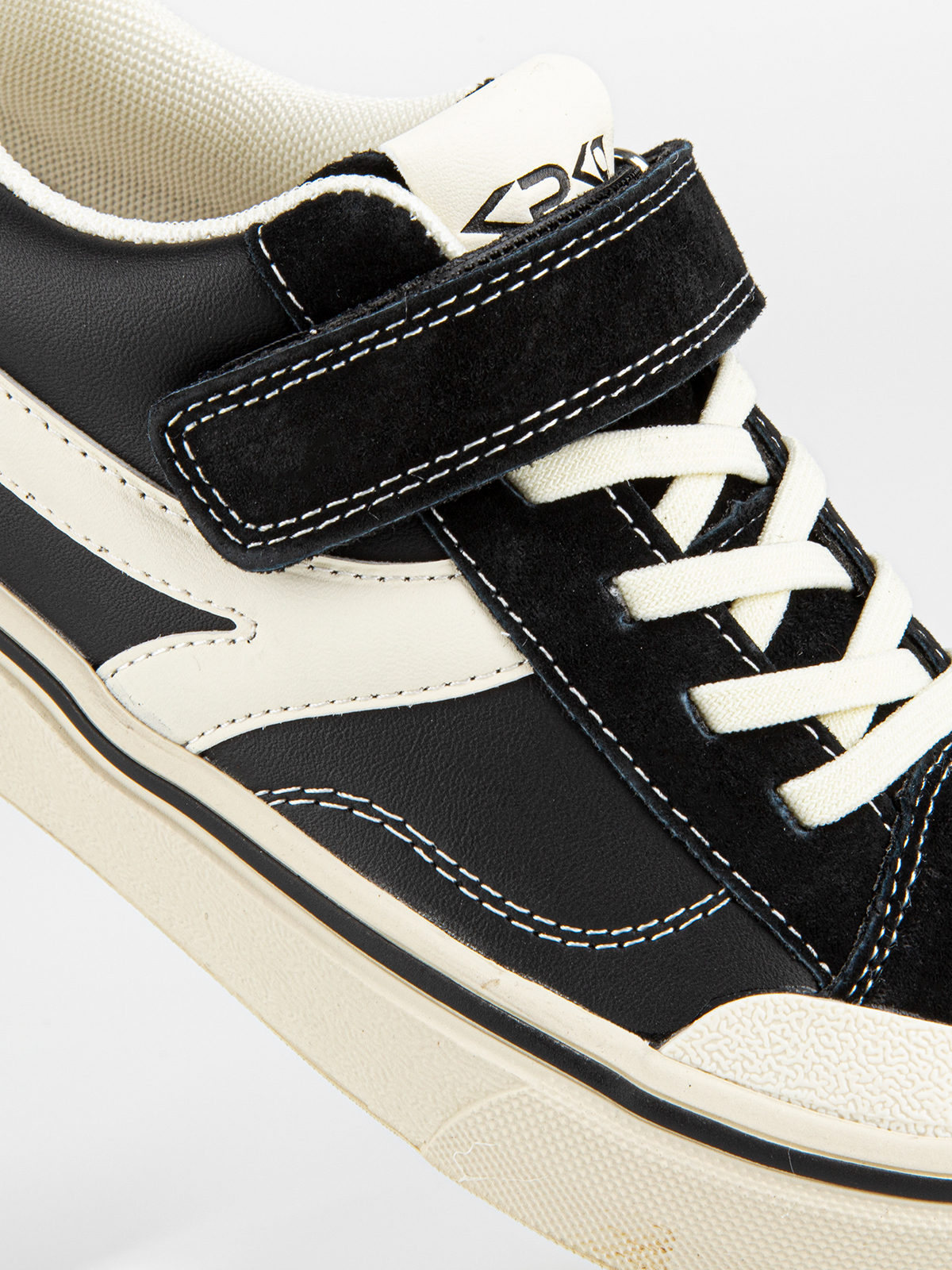 Кроссовки артикул:731212-1-3